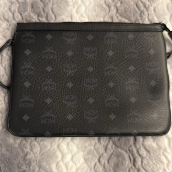 MCM Reversible Shoppe for Sale - Picture 10 of 13